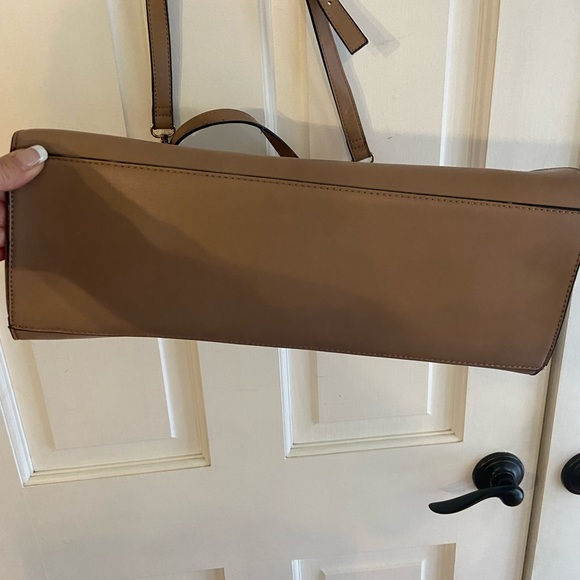 Kelly &  Katie Handbag. NWOT - Picture 6 of 8